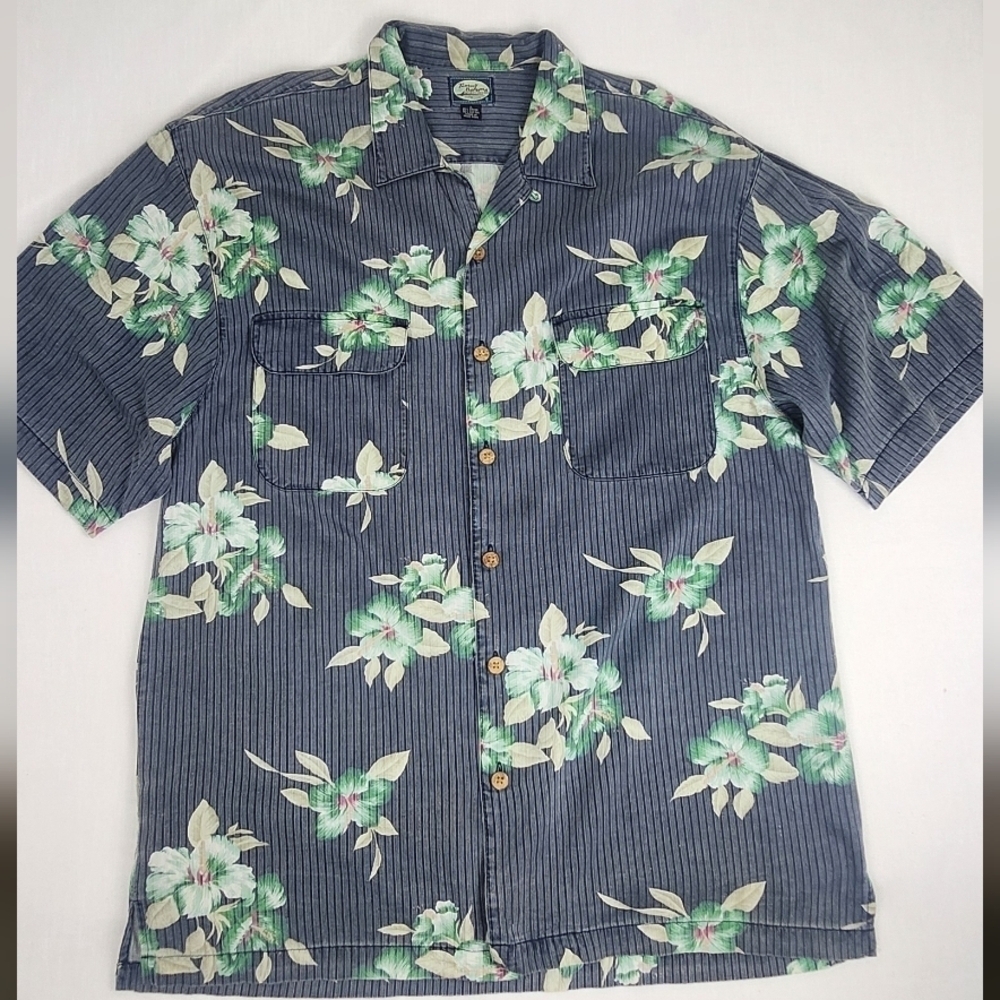 Tommy Bahama Hawaiian Print Button Down Shirt. Double Pocket.